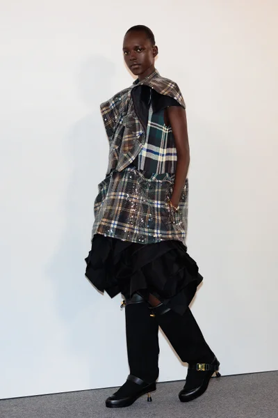 Look 10